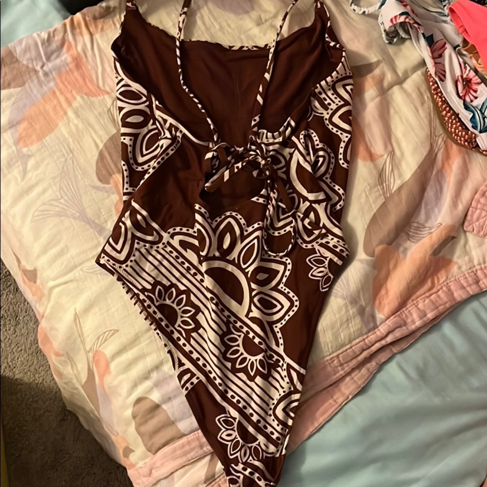 Aerie - one piece - Picture 2 of 2
